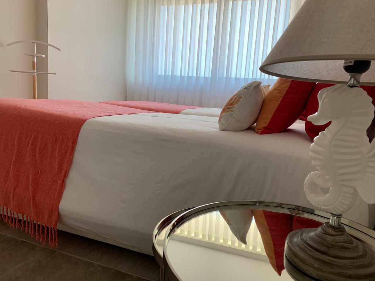 Front Beach Apartment ポボア・デ・バルジン エクステリア 写真